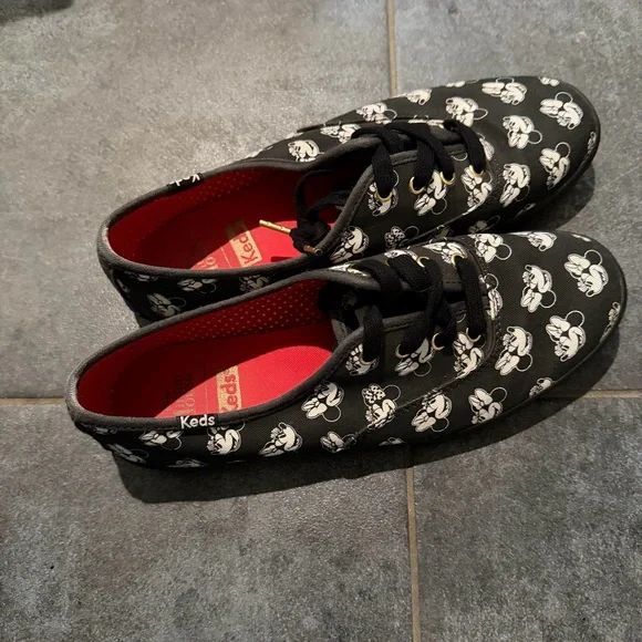 Disney sneakers black with Minnie Mouse - Picture 2 of 5